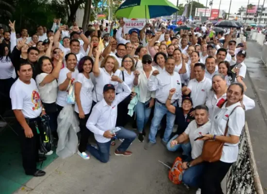 marcha por el rescate financiero del IPECOL realizada por el stsge